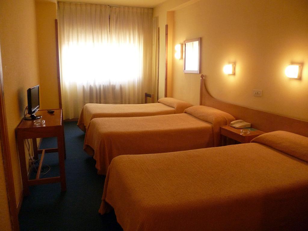 Hotel Pradas Jaca Extérieur photo