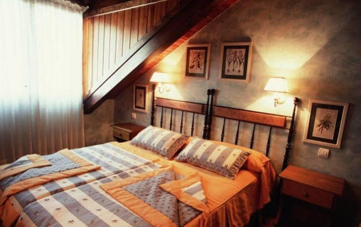 Hotel Pradas Jaca Extérieur photo